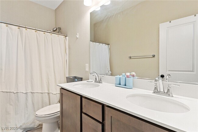 Building Photo - 10331 Western Pine Ave