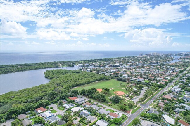 Building Photo - 250 NE 20th St