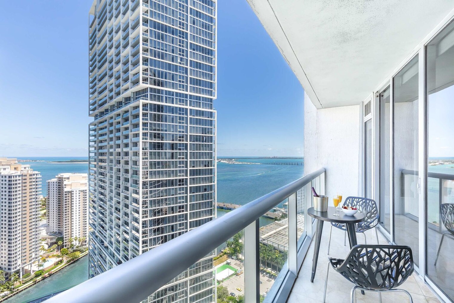 Building Photo - 485 Brickell Ave
