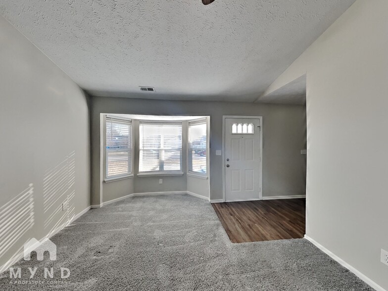 Building Photo - 3704 Bearwood Dr