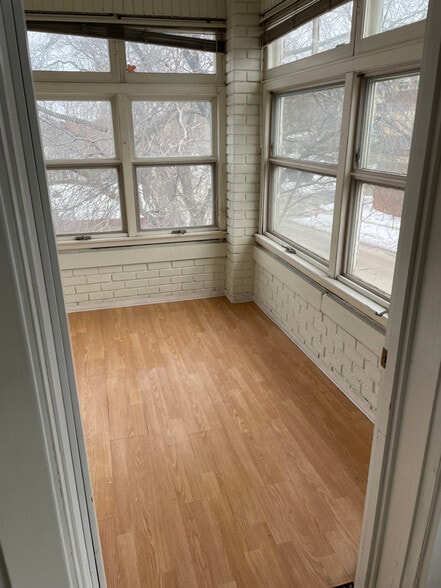 Building Photo - 418 S 4th St