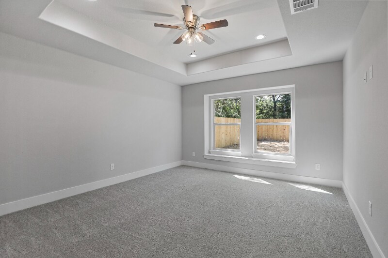 Building Photo - Room in House on Harding St