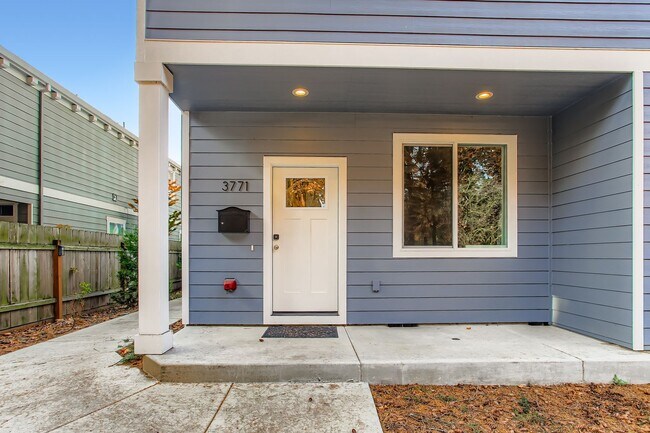 Primary Photo - 3771 SE 43rd Ave