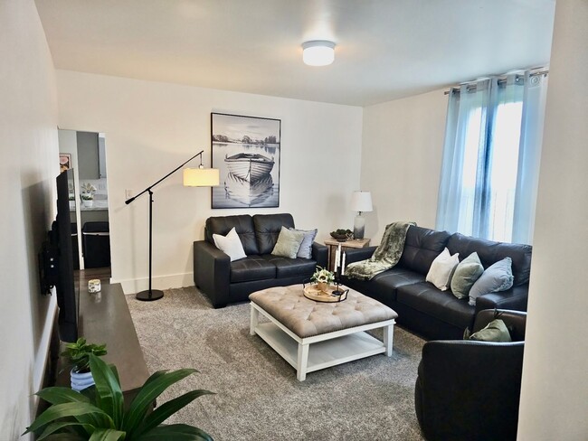 Building Photo - 621 N Carver St