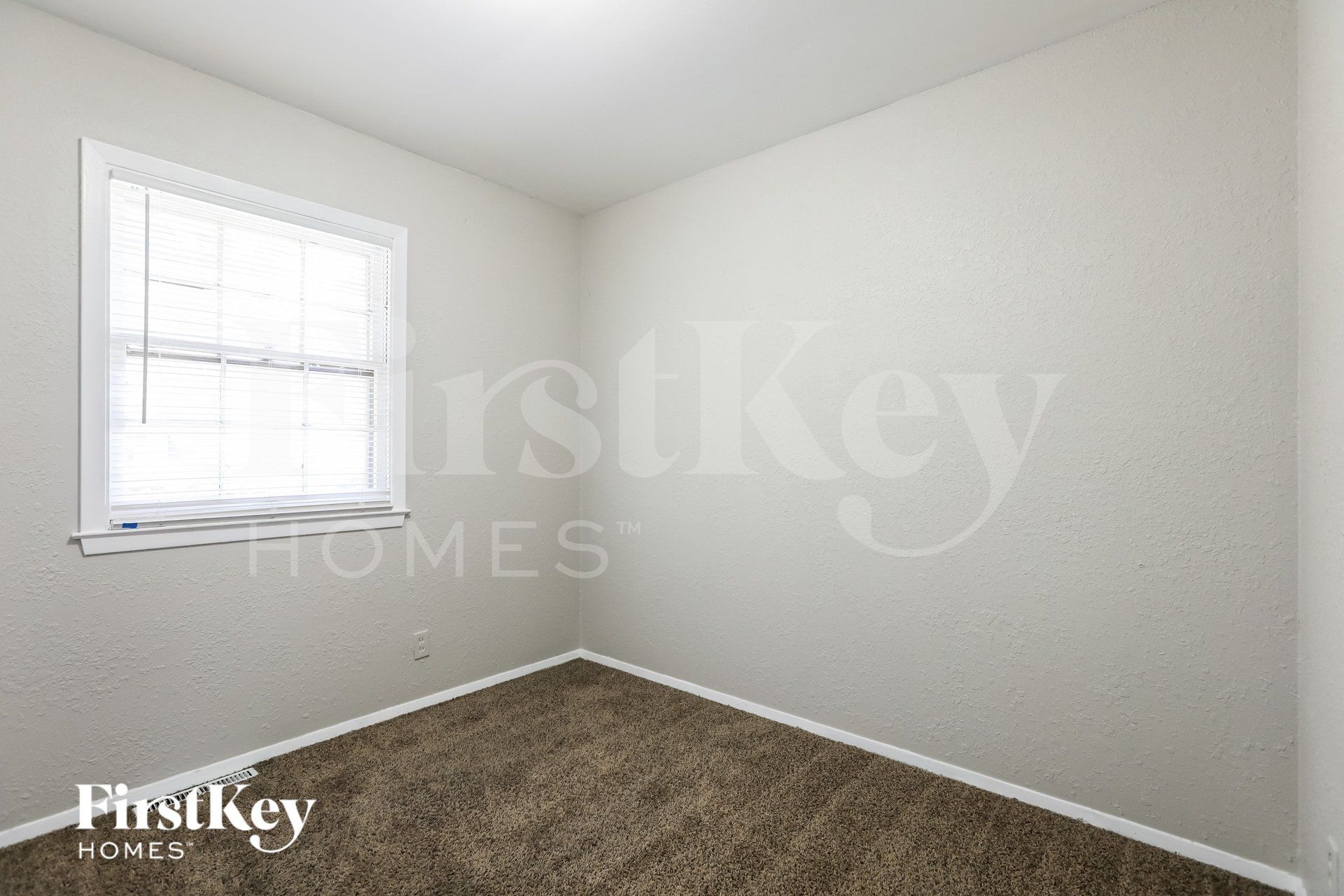 Building Photo - 3605 S Stayton Ave