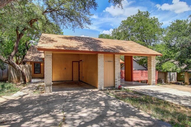 Primary Photo - 1000 Milford Way