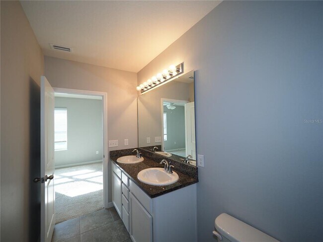 Building Photo - 2615 Midnight Pearl Dr