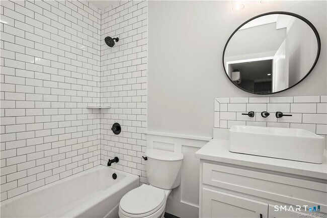 Building Photo - 174 Coram Ave