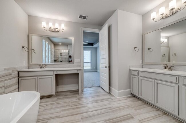 Building Photo - 19500 Summit Glory Trl