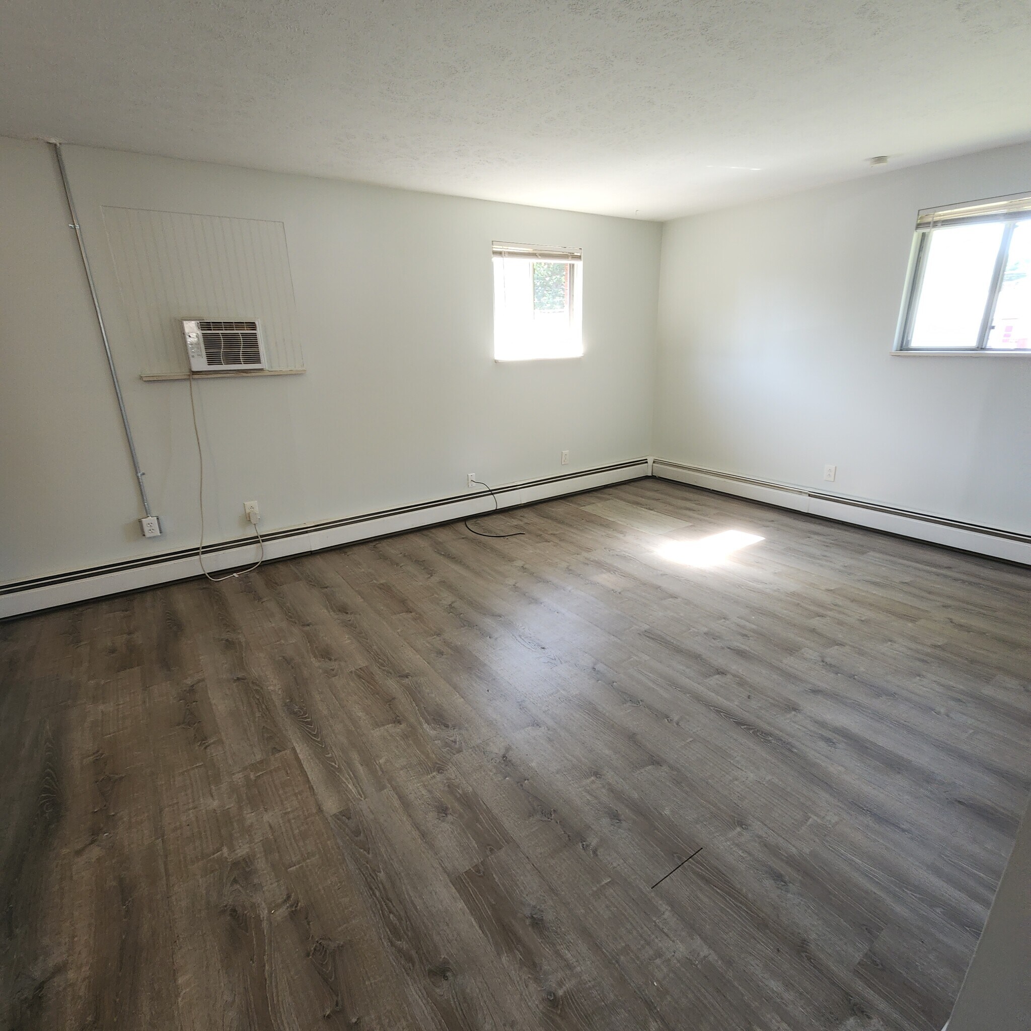 Living room 2 - 365 Argyle Ave