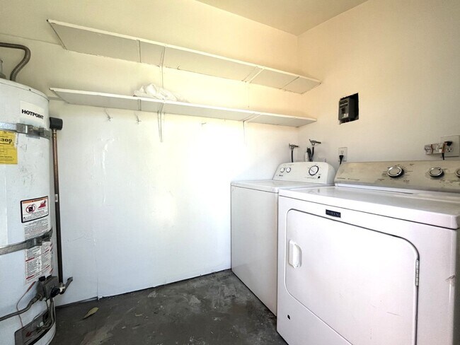 Building Photo - 1594 Sepulveda Ave