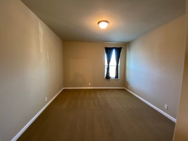 Building Photo - 7500 Colina Vista Loop