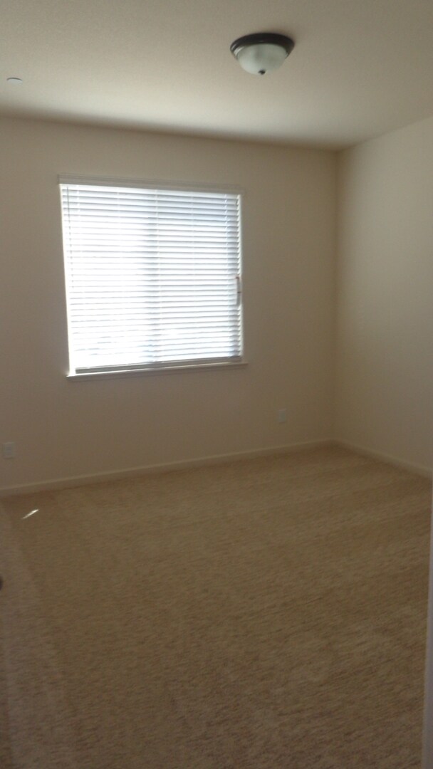 Building Photo - 5536 Summer Land Dr