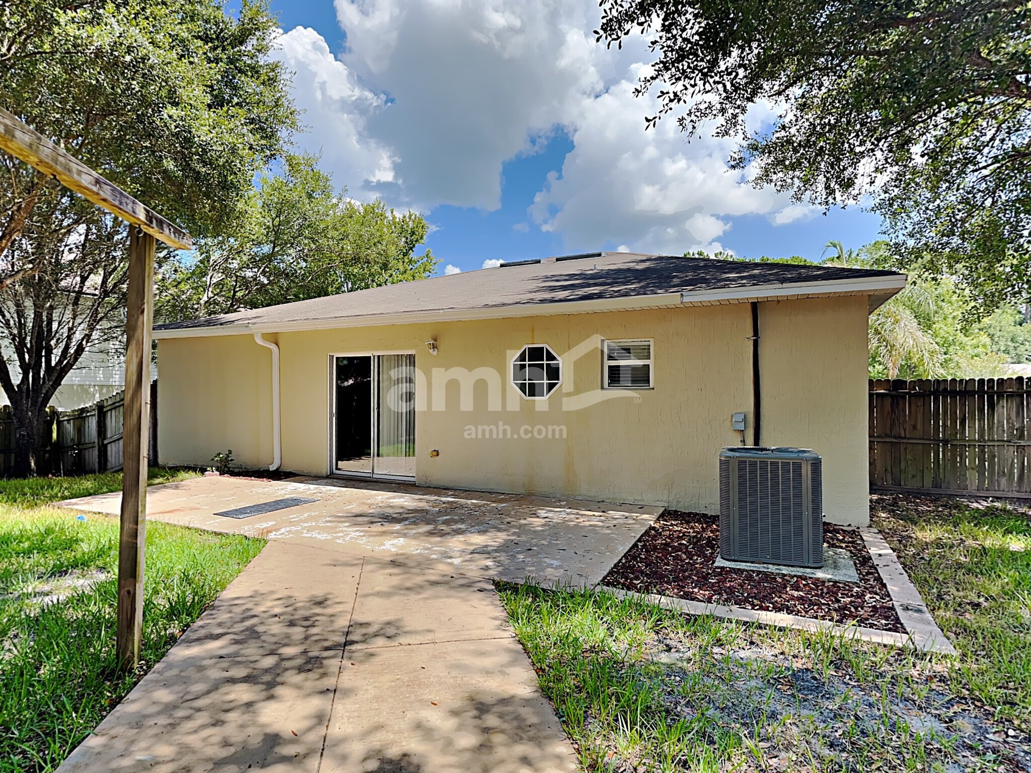 Building Photo - 4045 Half Moon Cir