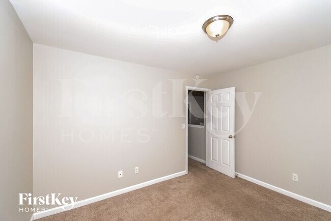 Building Photo - 7302 Basalt Dr