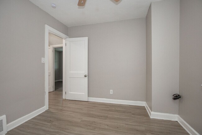 Building Photo - 4011 Dawnshire Ave