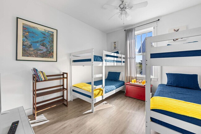 Building Photo - 4456 Luke Ave