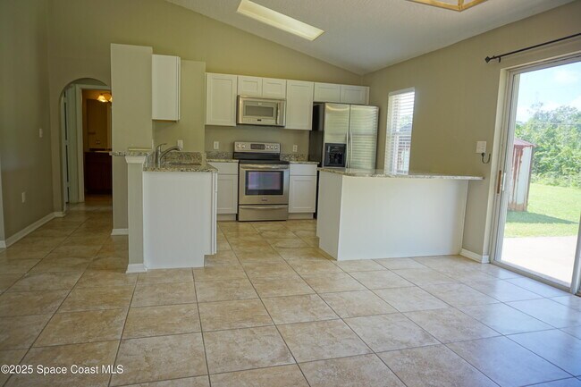 Building Photo - 1758 Tradewinds Ave SE