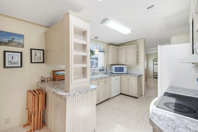 Building Photo - Furnished 2BR/2BA Home in Jamaica Bay Village 55+ Community – Seasonal Rental Available