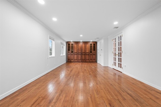 Building Photo - 600 Oceanpoint Ave