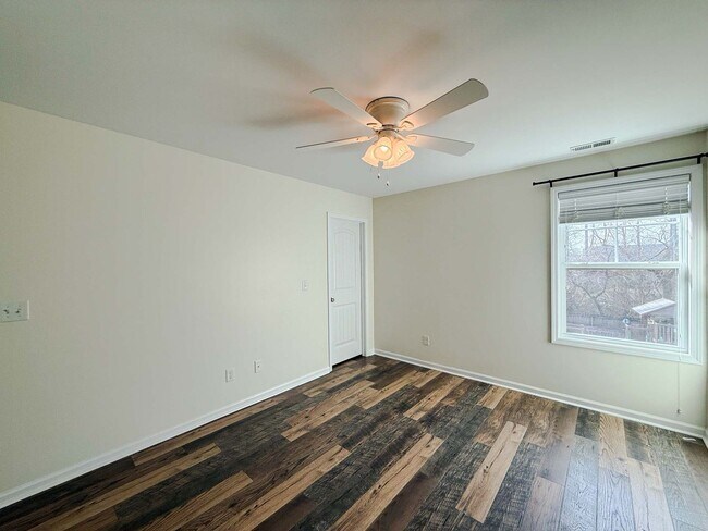 Building Photo - 164-1164 Ladden Ln