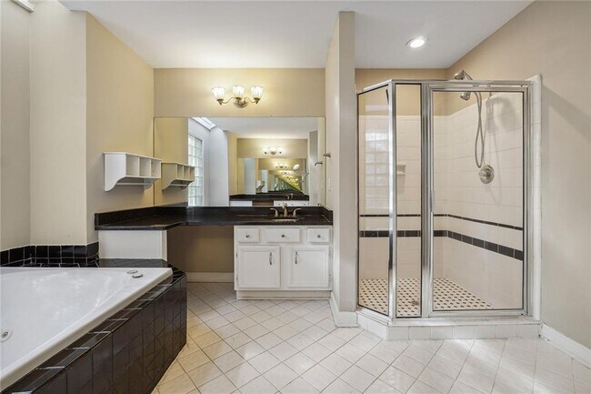 Building Photo - 515 Spring Gate Ln