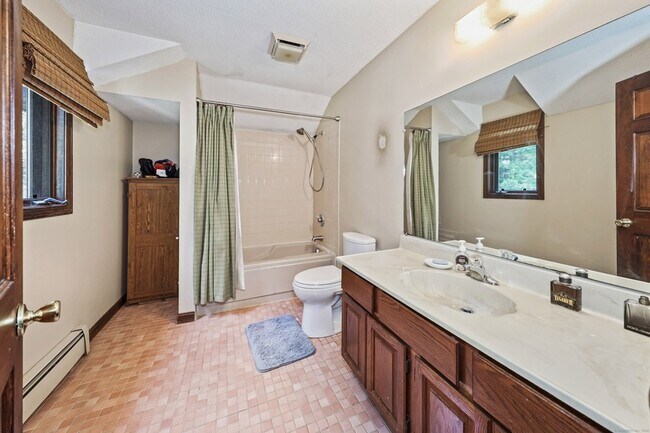Building Photo - 522 Springfield Rd