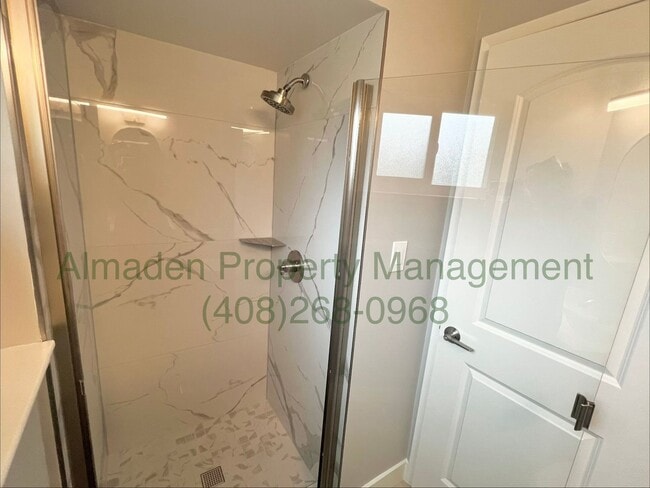 Building Photo - Newly Remodeled Tri-level Home! New Paint & No Carpets!
