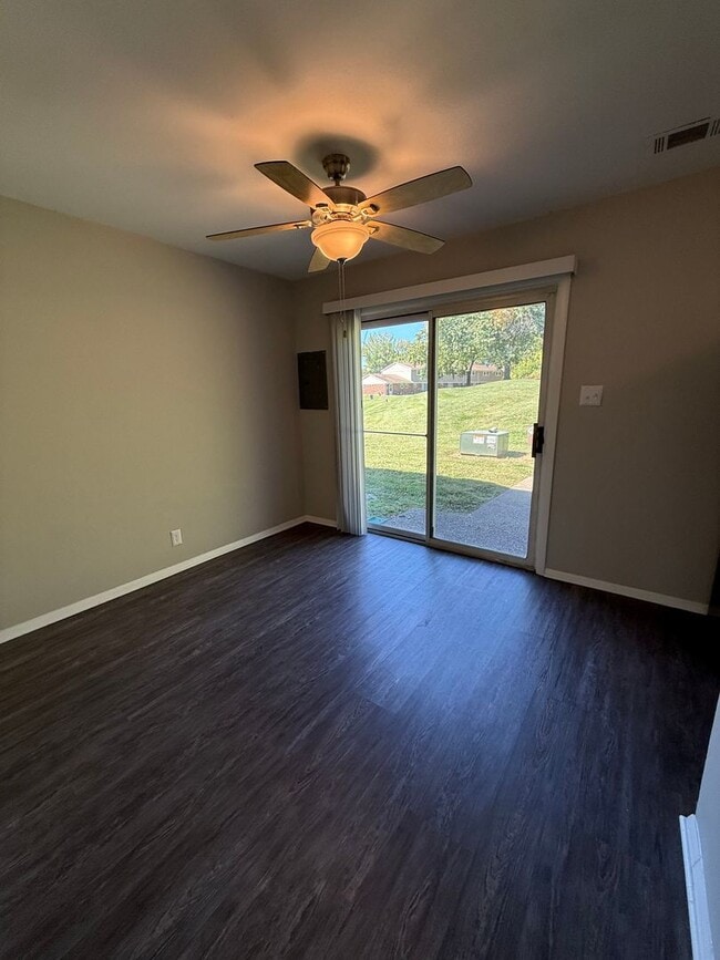 Building Photo - Modern Comfort Meets Practical Living – 3 ...
