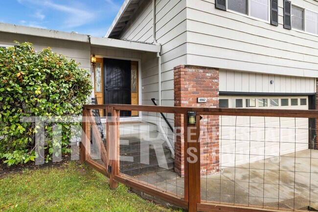 Building Photo - 6982 Pampas Way