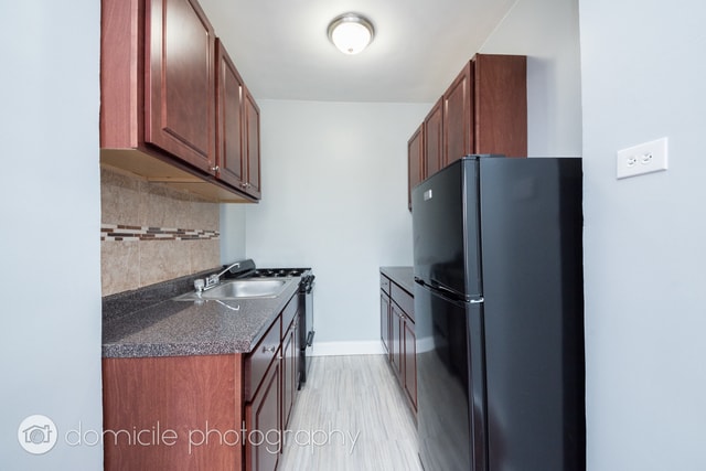 Building Photo - 6930 N Greenview Ave