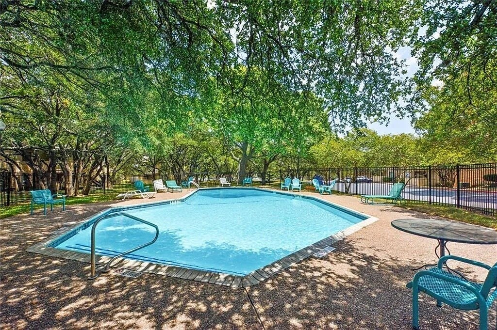 Building Photo - 8210 Bent Tree Rd