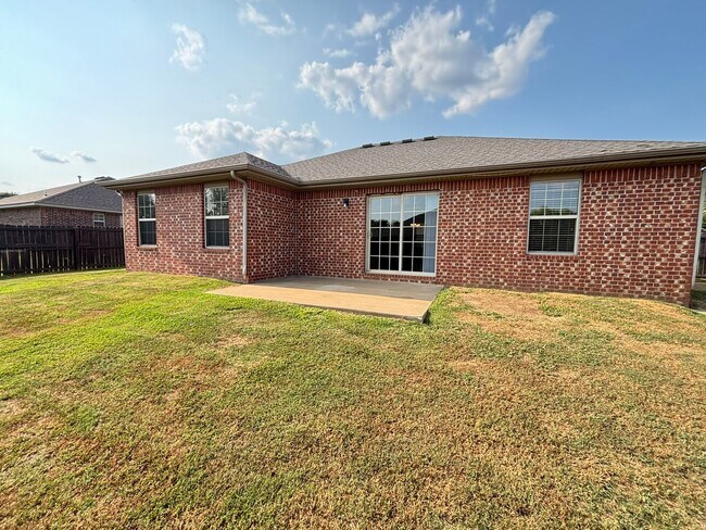 Building Photo - READY NOW! Your Future Home in Clabber Creek! Lawn Maintenance Included!