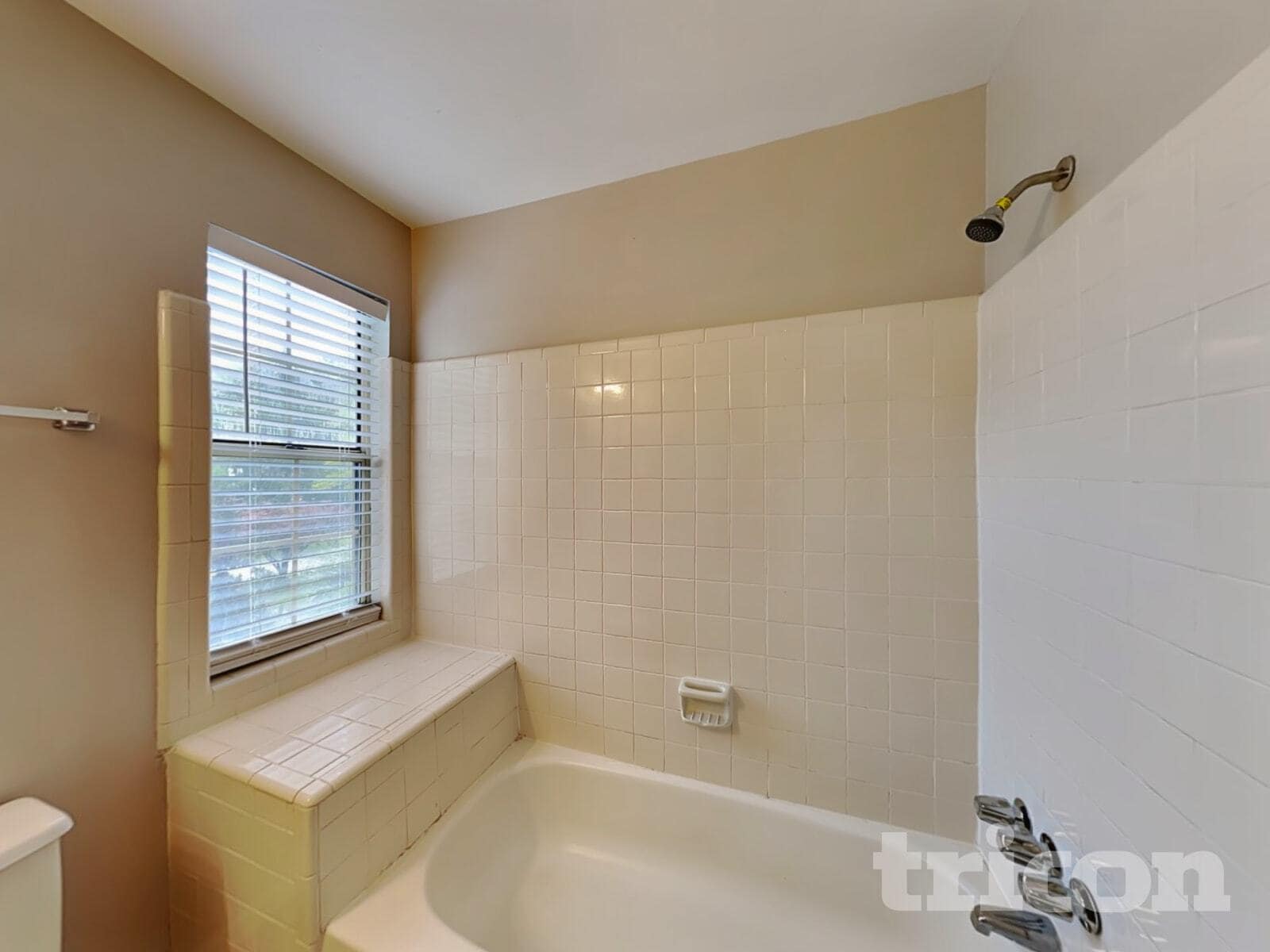 Building Photo - 2055 Towne Manor Dr NW