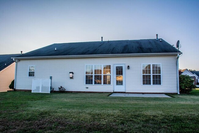 Building Photo - 4001 Parkview Ct