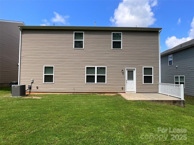 Building Photo - 9143 Magnolia Lily Ave