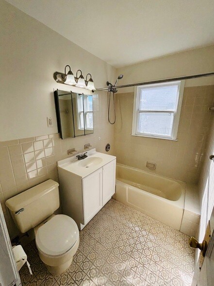 Building Photo - 31 4th St