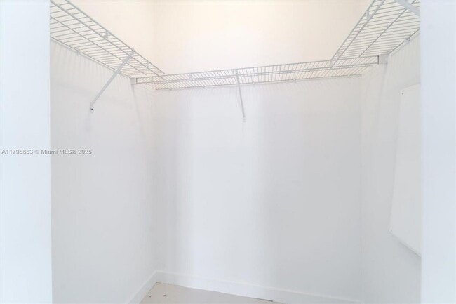 Building Photo - 7910 Harbor Island Dr