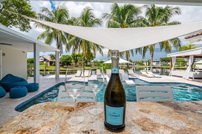 Building Photo - 6541 NE 20th Ave