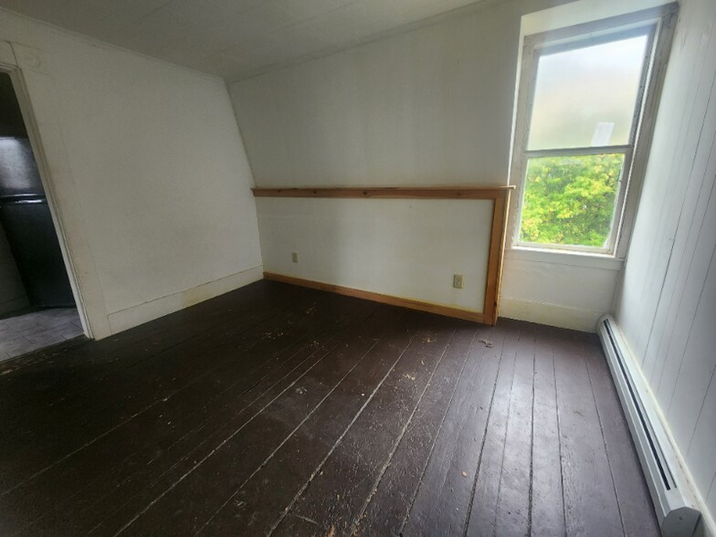 Building Photo - 4 Carnes Rd