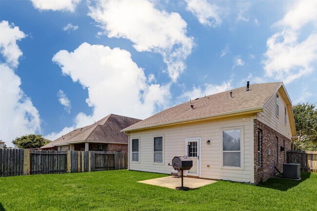 Building Photo - 6107 Nicholas Ln