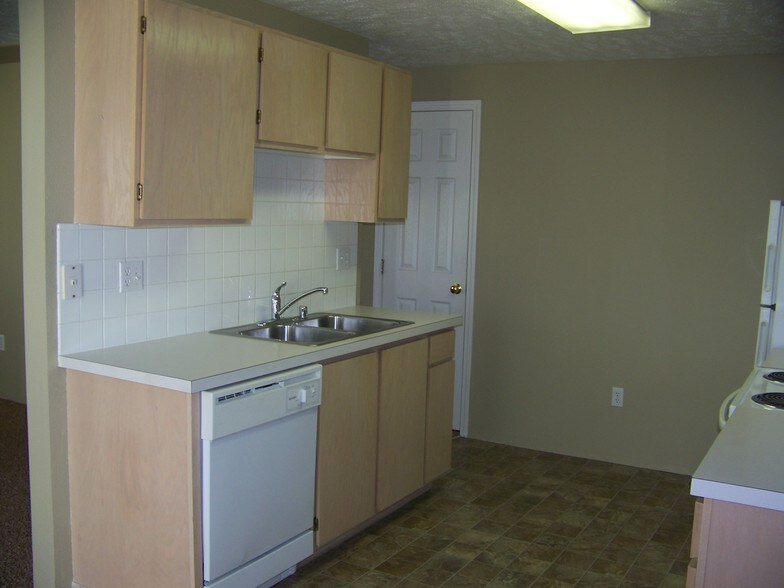 Castlegate Apartments 10008 N Colfax Rd Spokane WA 99218 Apartment Finder