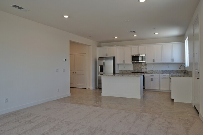 Building Photo - 41515 Stanford Rd