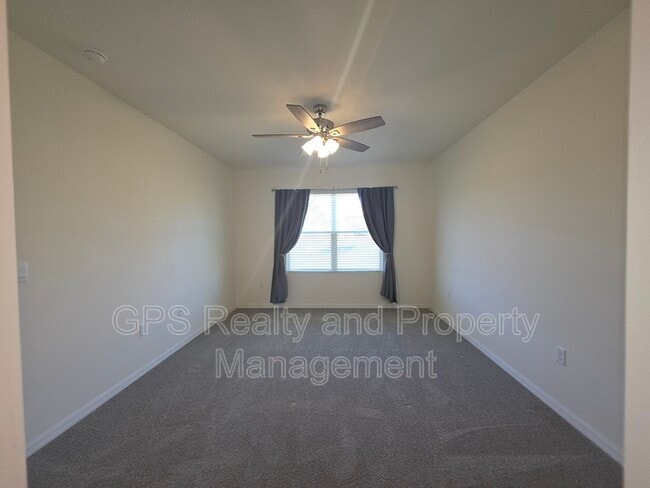 Building Photo - 33409 Country House Dr