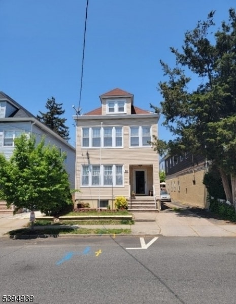 Building Photo - 80 Knapp Ave