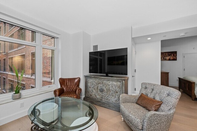 Building Photo - 100 Lovejoy Wharf