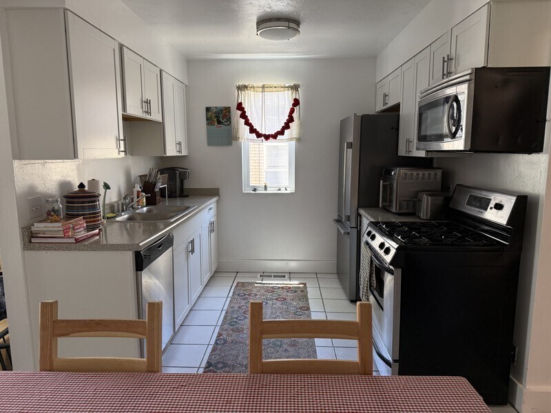 Building Photo - 1125 N 200 E