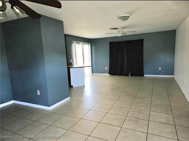 Building Photo - 138 Friendly Cir