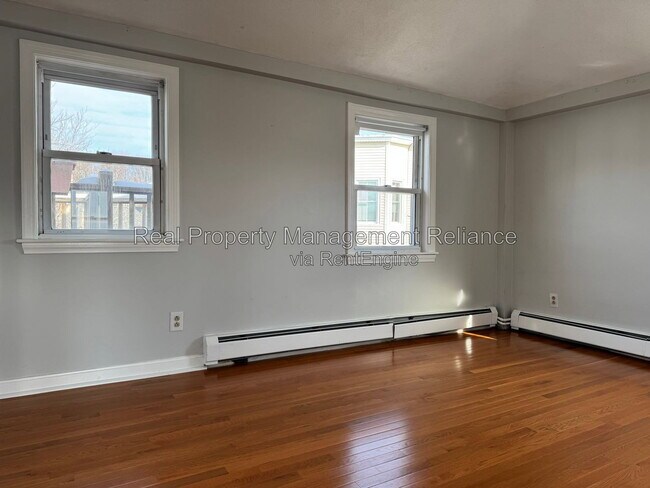 Building Photo - 81 Cabot St
