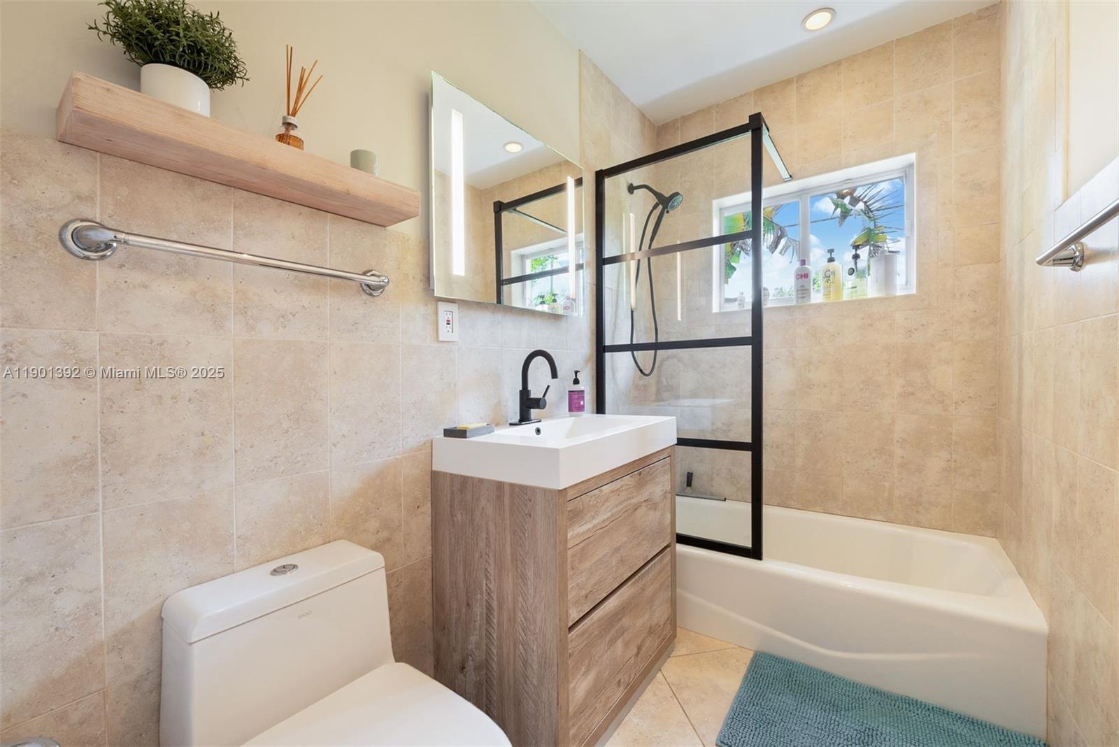 Building Photo - 5800 SW 50th Ter